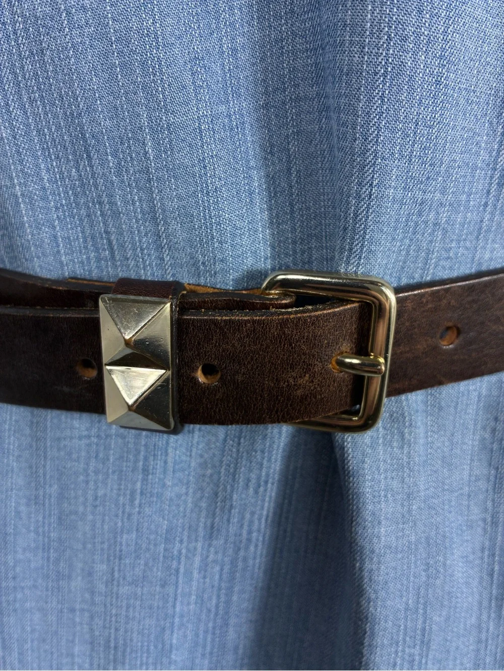 GAP Womens belt Sz M Brown Leather Silver Pyramid Studs